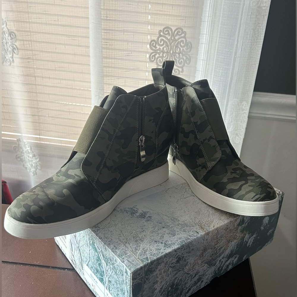 Wedge Sneakers